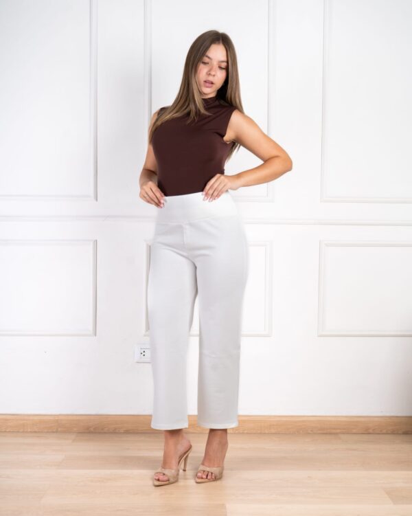 JOGGERS AMPLIOS COLOR BLANCO PERLA