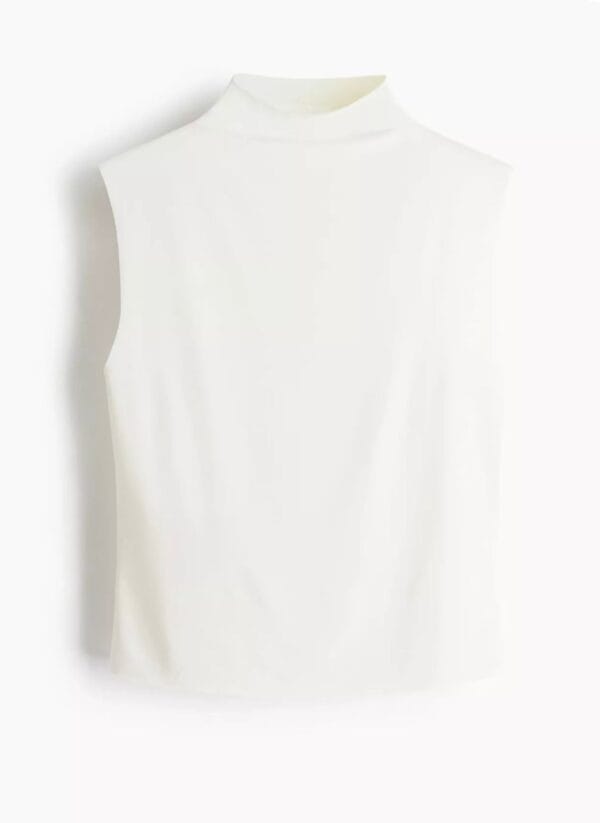 TOP CUELLO ALTO COLOR BLANCO PERLA