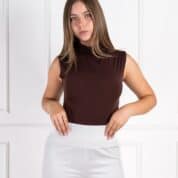 TOP CUELLO ALTO COLOR MARRON